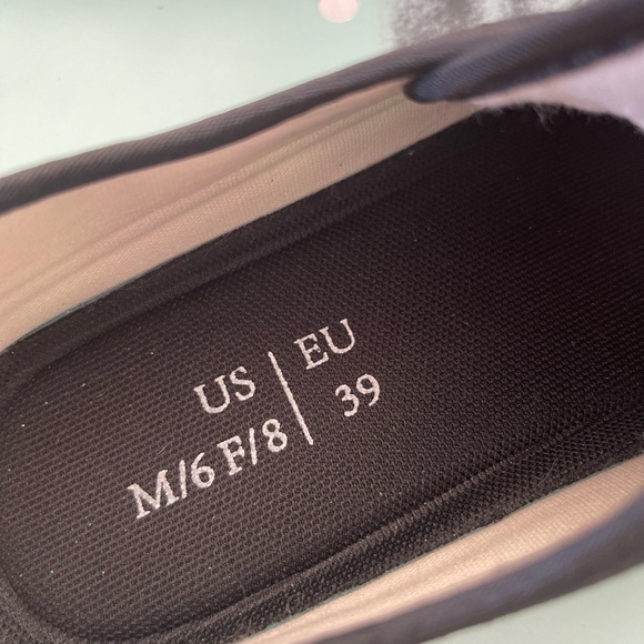 🖤☠️ Skull Sneakers ☠️🖤 - Picture 3 of 3